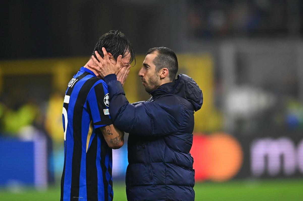 欧冠赛场精彩瞬间：巴萨主场2-0取胜,（欧冠高光时刻：巴萨主场2-0告捷）