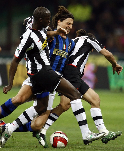 萨哈：曼联在转会市场必须谨慎，冬窗不能急于放走梅努（萨哈：曼联转会需谨慎，冬窗切勿仓促放走梅努）