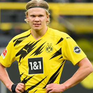 孔帕尼：凯恩和对手的手臂位置几乎一样，这种情况不该判点球（孔帕尼质疑判罚：凯恩与对手手臂位置几乎一致，不应判点球）