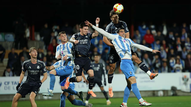 今晚会上吗？记者：姆巴佩赛前没和其他替补球员一起热身（今晚会出场吗？记者称姆巴佩赛前未与其他替补共同热身）