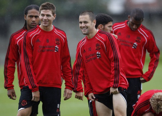 尼克斯击败雄鹿成功晋级，近7场两队对决尼克斯6胜1负（尼克斯力克雄鹿挺进下一轮，最近7次交锋6胜1负）