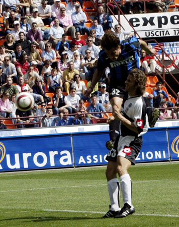 西甲前瞻：西班牙人表现惊艳但杯赛出局，巴列卡诺联赛三连平（西甲前瞻：西班牙人联赛状态出色却杯赛止步，巴列卡诺联赛三轮连平）