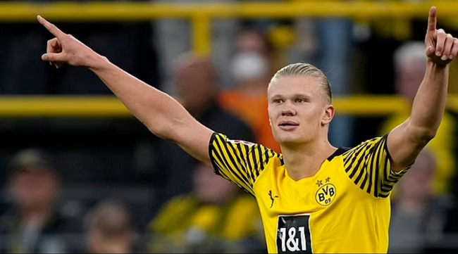 送别队长，浙江球迷打出两幅tifo致敬弗兰克（为队长送行，浙江球迷以两幅Tifo致敬弗兰克）