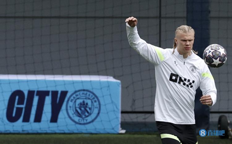 西媒：阿联酋企业慷慨赠送，巴萨球员喜获黄金iPhone（西媒：阿联酋企业豪赠金版iPhone，巴萨球员集体获礼）