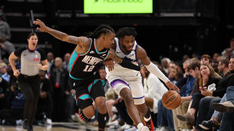 多特4-0十人黄潜，吉拉西双响，阿德耶米、斯文松建功，法比奥-席尔瓦失点（十人黄潜遭多特4-0横扫：吉拉西梅开二度，阿德耶米、斯文松破门，法比奥-席尔瓦点球失手）