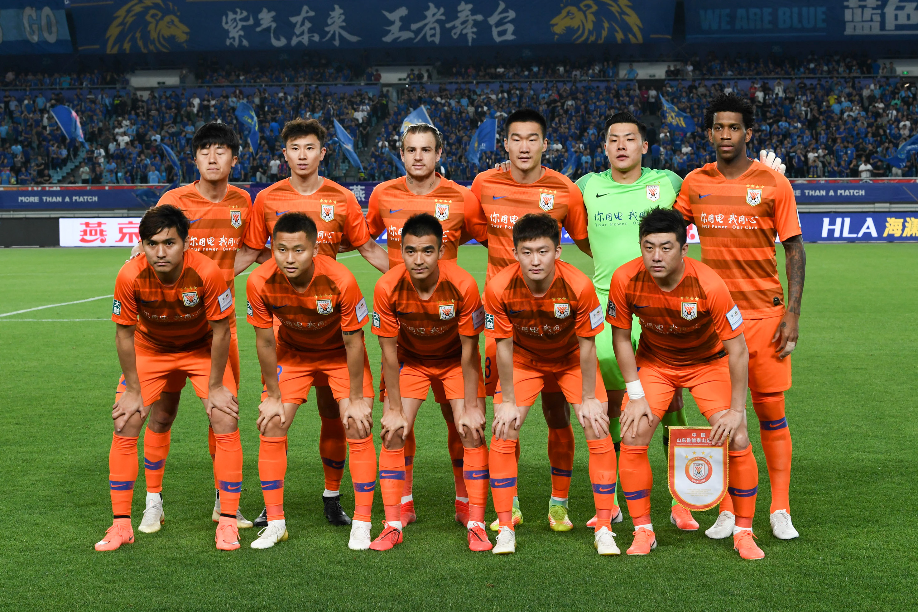 篮球湖人球员社媒晒训练照，状态积极（湖人球员社媒晒出训练照，状态积极向上）