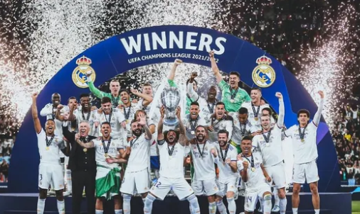 梅西神了！总决赛直塞+挑传助攻，一夜造2球，率队首次夺冠创纪录（梅西爆发：决赛直塞+挑传双助攻，一夜造2球，带队首冠创纪录）